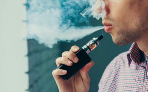 Should Physicians Recommend E Cigarettes to Their Lung Cancer